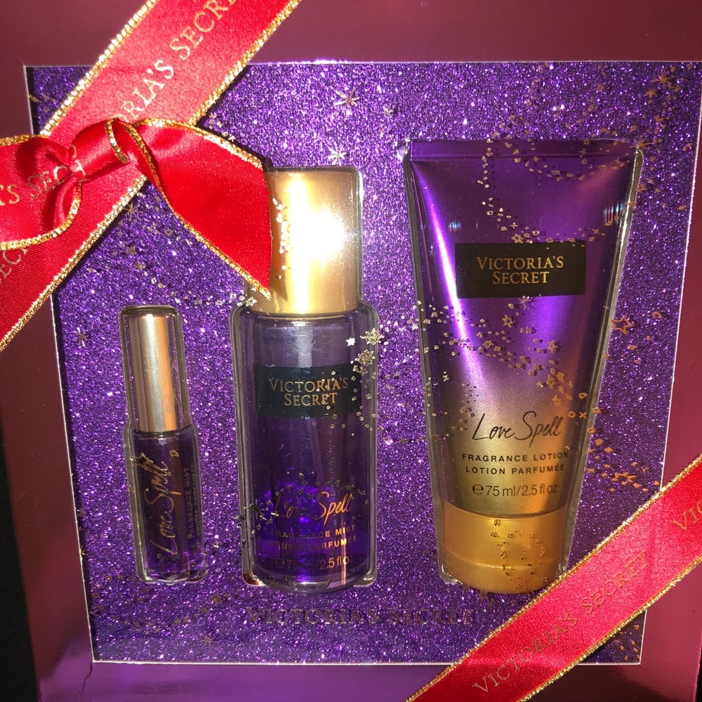 *NEW IN BOX* Travel Size VS “Love Spell” Gift Box